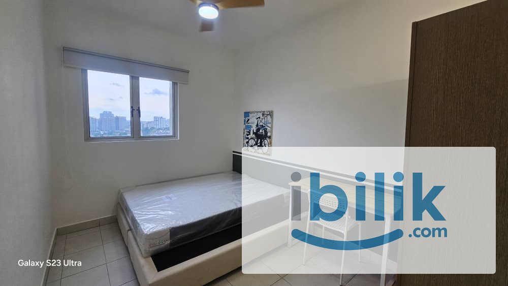‼️OKR, NEAR RAPID KL BUS, Residensi Riamas ✅Premium ⭐️ Medium Room Fully Furnished @ 10” Mattress Aircond Wardrobe  - Image 3