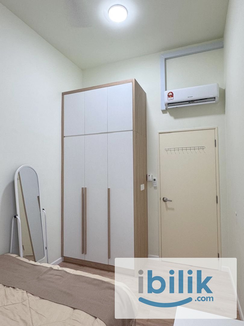 🤩PROMOTION!!!! 🤩 HIGH SPEED INTERNET Medium Room 📍DIAN RESIDENCY, NEW 10” Mattress  Aircond Wardrobe Table Chair  - Image 5