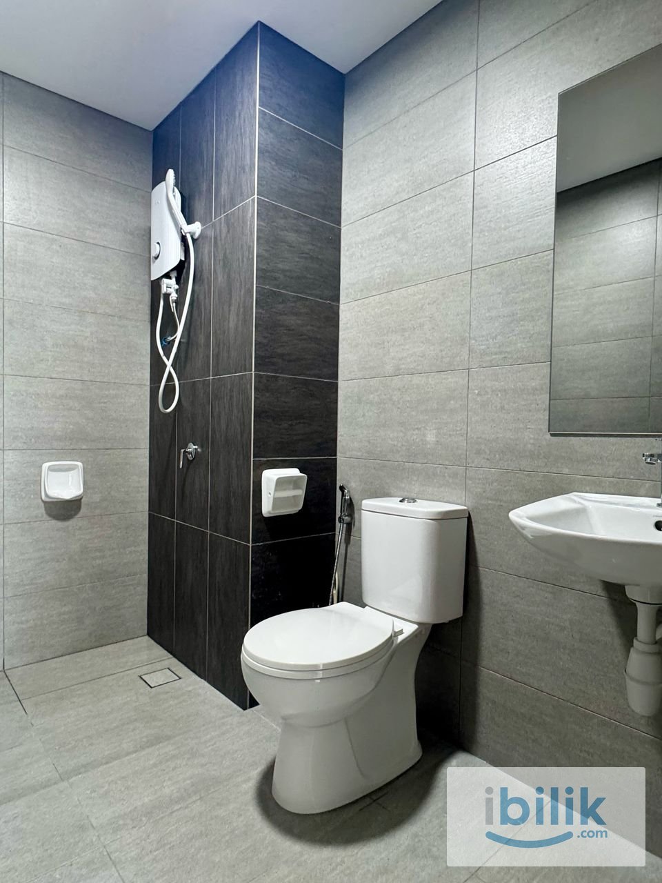 🎯PROMOTION! HIGH SPEED INTERNET Medium Room📍EduMetro, USJ 1, Subang, NEW 10” Mattress  Aircond  - Image 4