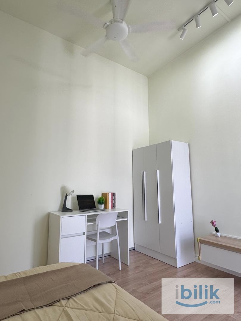 ‼️Premium ⭐️ Double Single Room with Balcony Fully Furnished @ NEW Aircond Wardrobe Mattress, Seksyen 13 Near MSU - Image 3