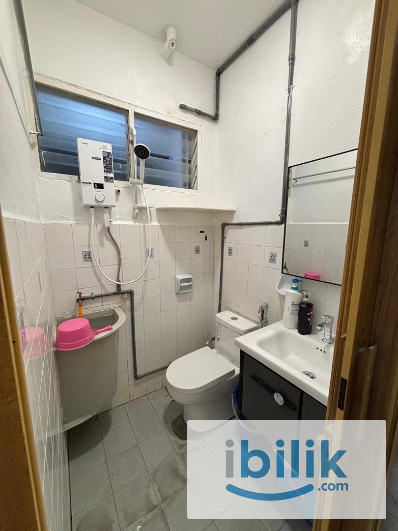 Full Furnished Middle Room| Available in Bayan Lepas - Image 1