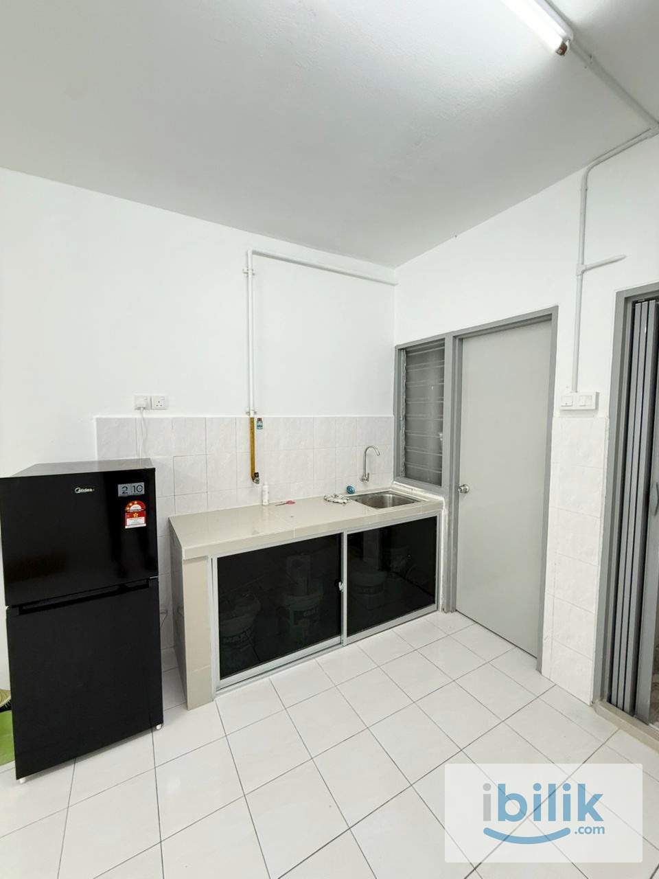 Female Middle Room for Rent at Cemara Apartment | Near LRT & KTM - Image 2