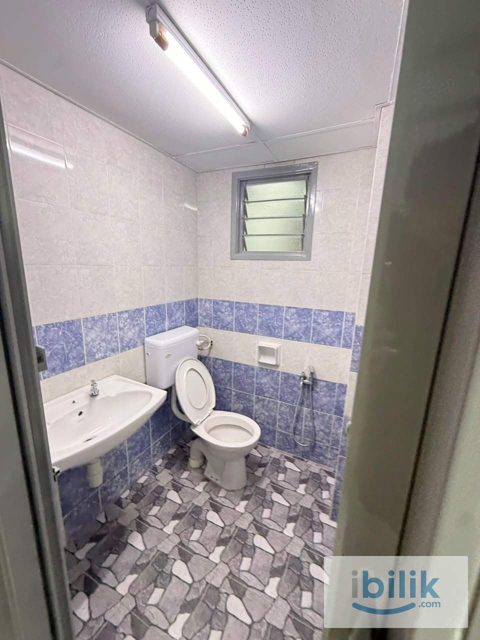 🏡 Master Room Pelangi Damansara Room for Rent | Female Unit | Near MRT - Image 3