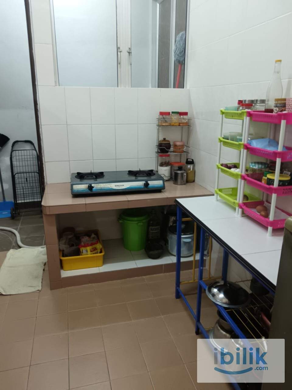 MIDDLE ROOM FOR RENT - Image 6