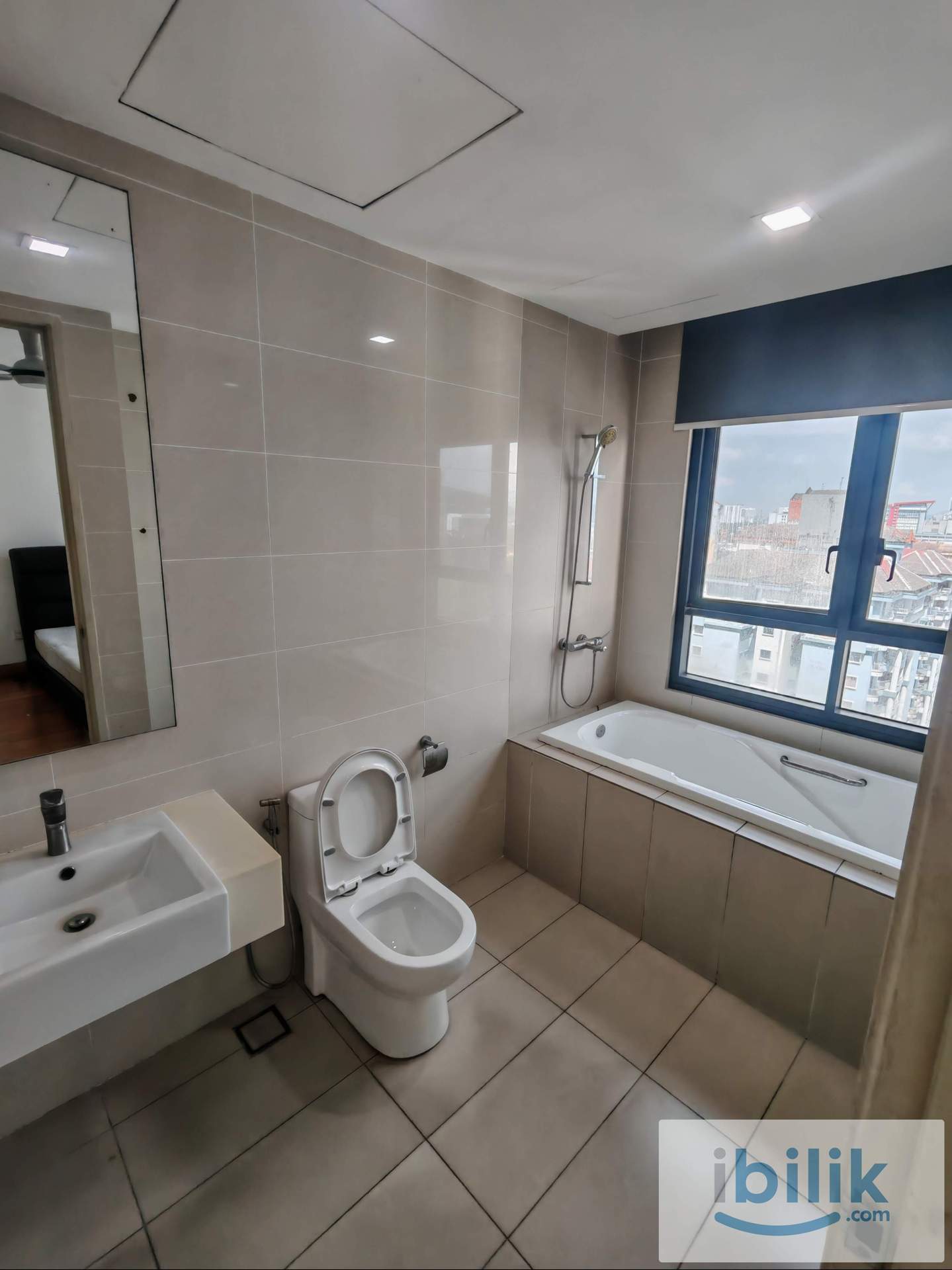 2 bedrooms 2 bathrooms - Image 2
