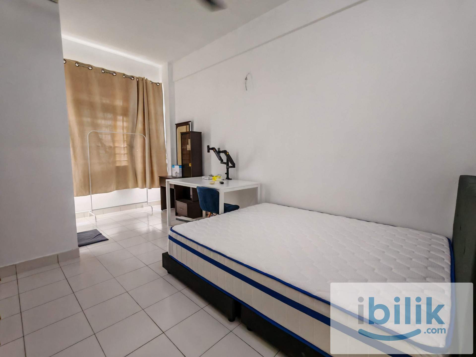 Master Bedroom - Image 1