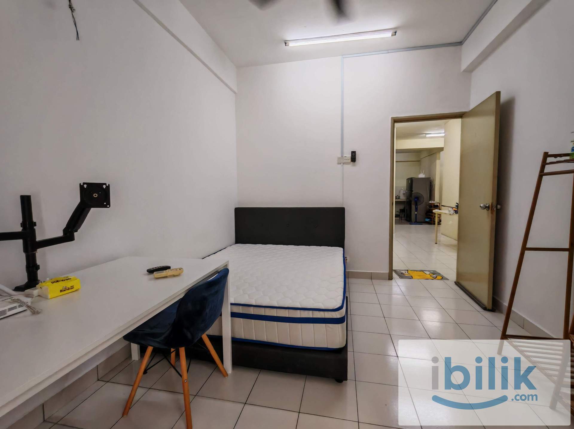 Master Bedroom - Image 5
