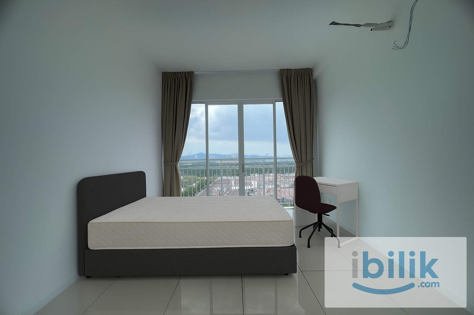 Medium Bedroom with Attached Bathroom - Image 2