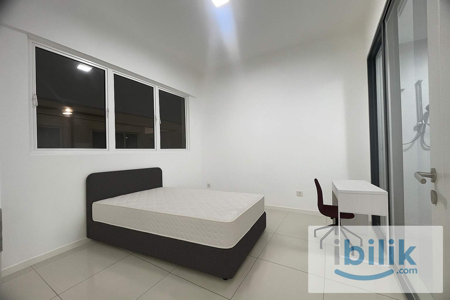 Medium Bedroom with Attached Bathroom - Image 7
