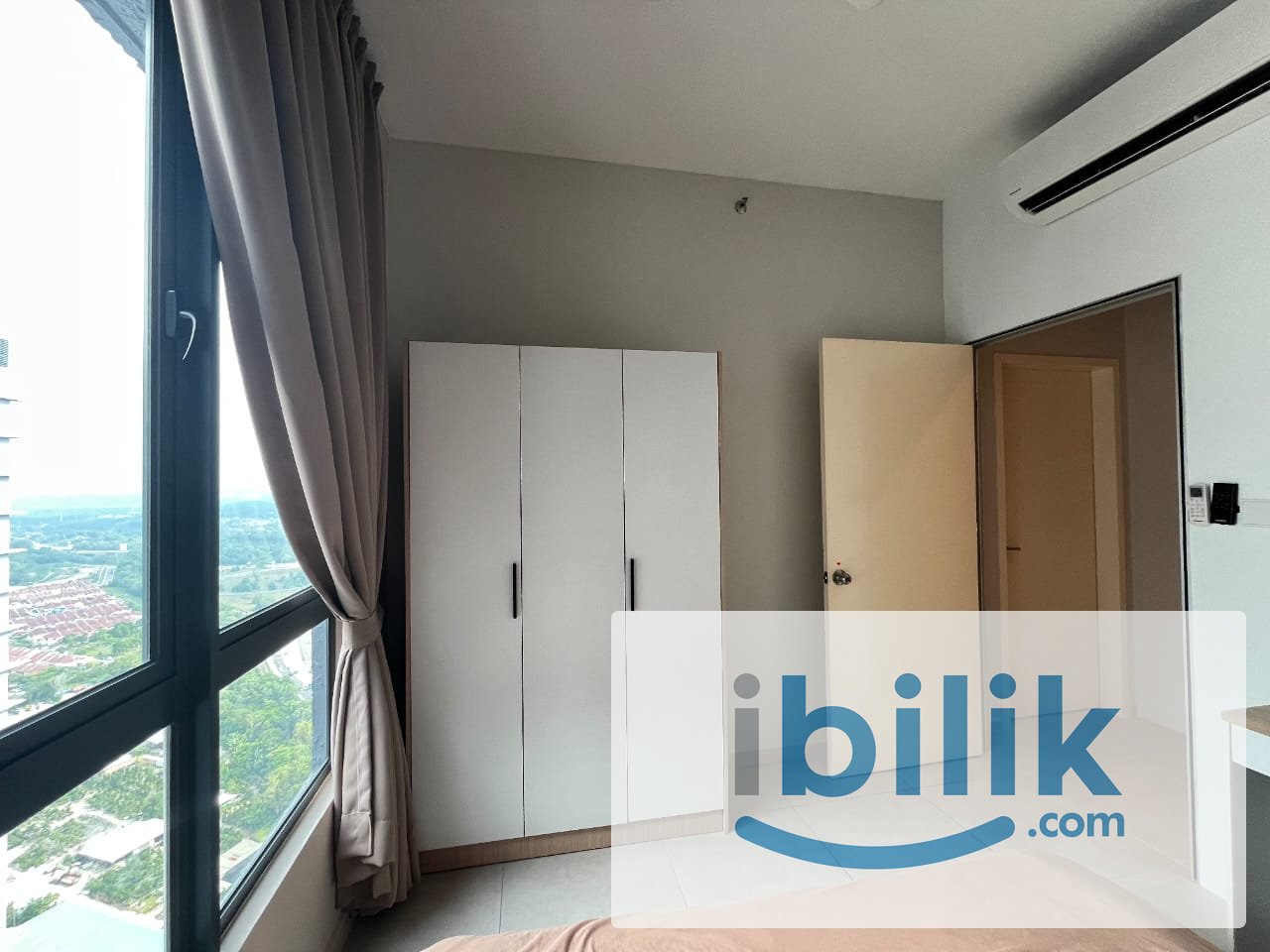 Middle Room @ Metacity Residence Seri Kembangan - Image 4