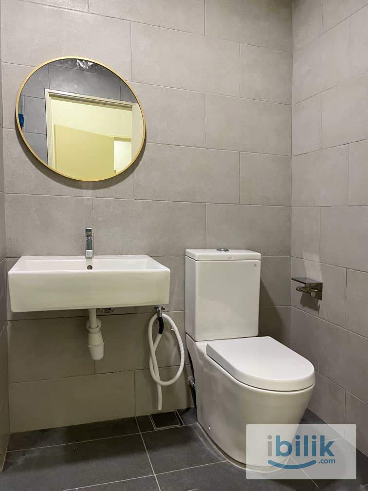 Middle Room#2 @ Meta Residences Putra Permai, Seri Kembangan (B-10-12) - Image 1