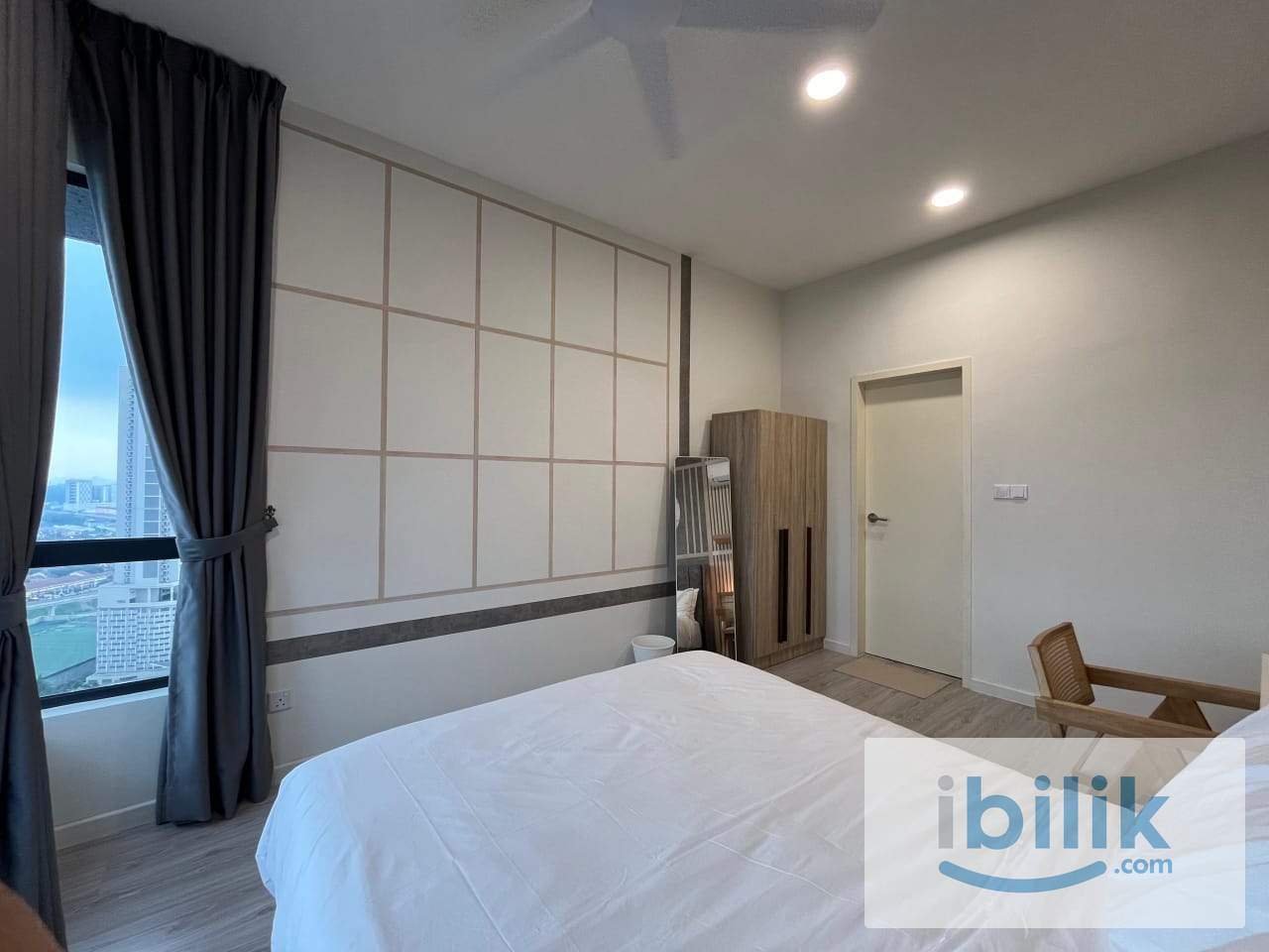 Master Room (FEMALE) @ Meta Residences Putra Permai, Seri Kembang (B-09-10)an - Image 3