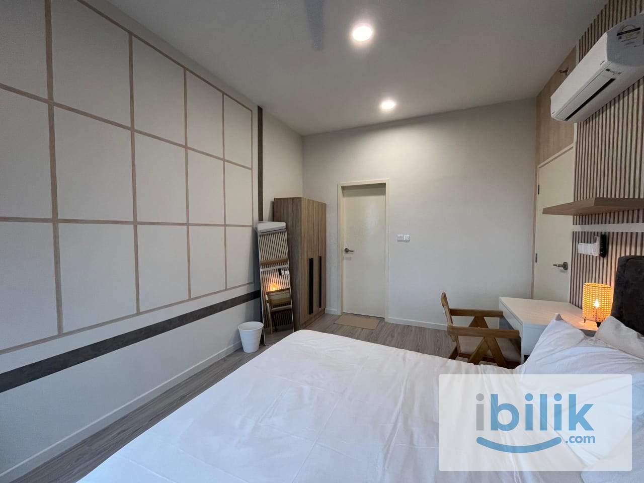 Master Room (FEMALE) @ Meta Residences Putra Permai, Seri Kembang (B-09-10)an - Image 4