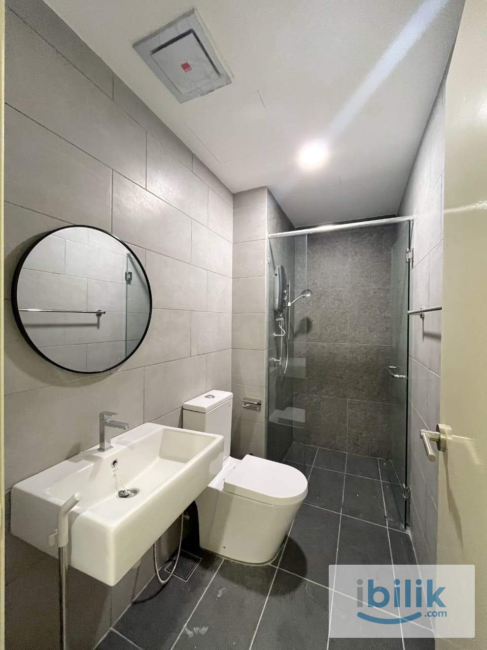 Single Room#1 (FEMALE) RM665@ Metacity Residence Serikembangan (Unit B-30-13A) - Image 5