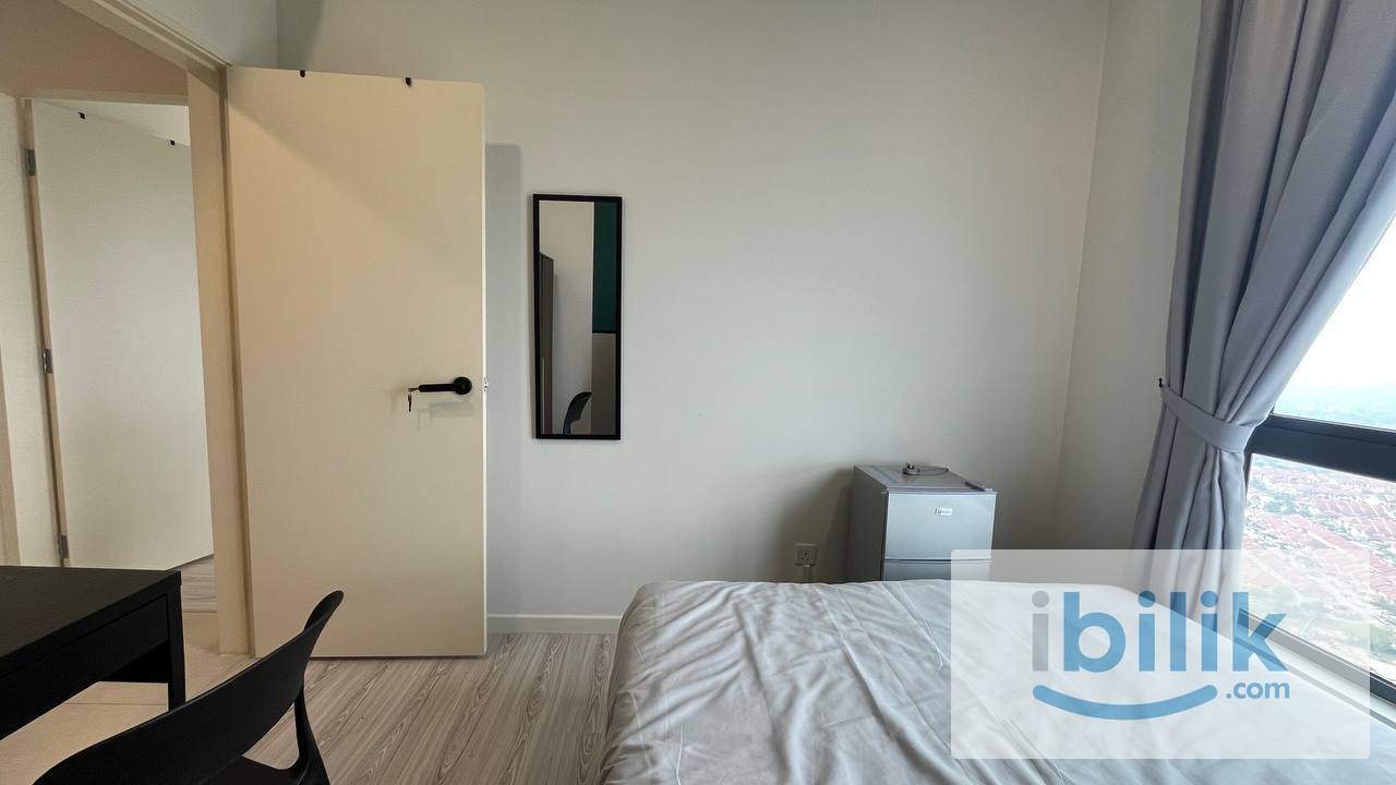 Middle Room#1 (MALE) @ Meta Residences Putra Permai, Seri Kembangan.(Unit A-35-07) - Image 2