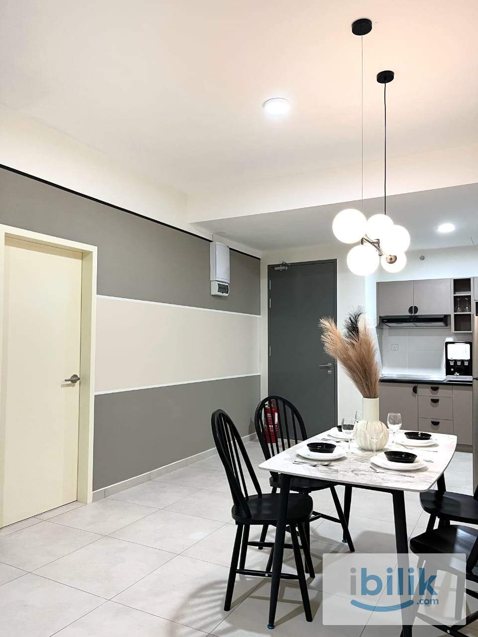 Single Room (FEMALE) at Meta Residences Putra Permai, Seri Kembangan (Unit B-33-12) - Image 3