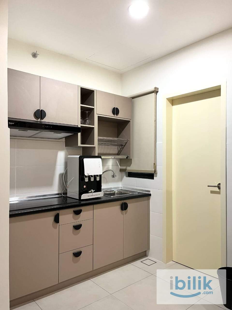 Single Room (FEMALE) at Meta Residences Putra Permai, Seri Kembangan (Unit B-33-12) - Image 5