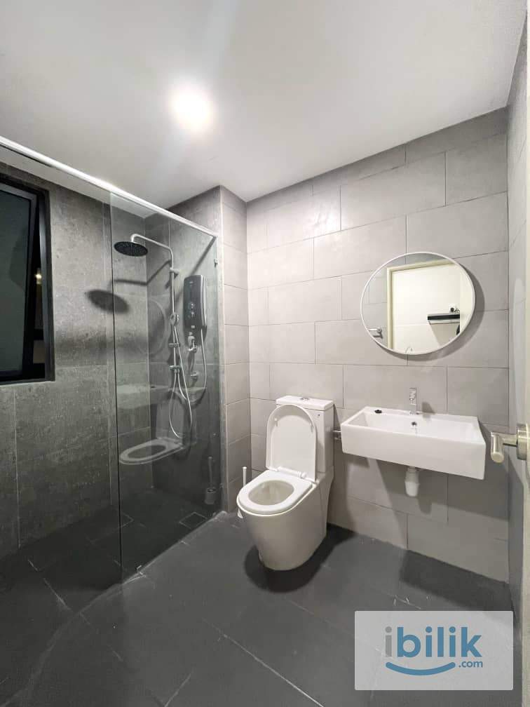 Single Room (FEMALE) at Meta Residences Putra Permai, Seri Kembangan (Unit B-33-12) - Image 8