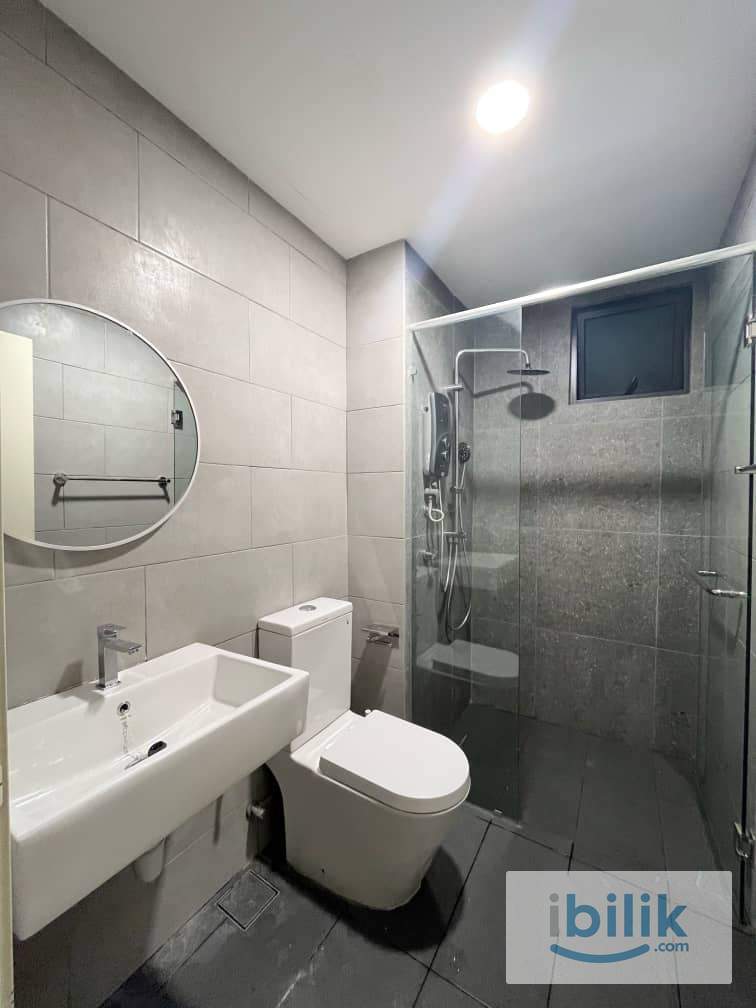 Master Room(FEMALE)(B-20-01) at Meta Residences Putra Permai, Seri Kembangan - Image 4