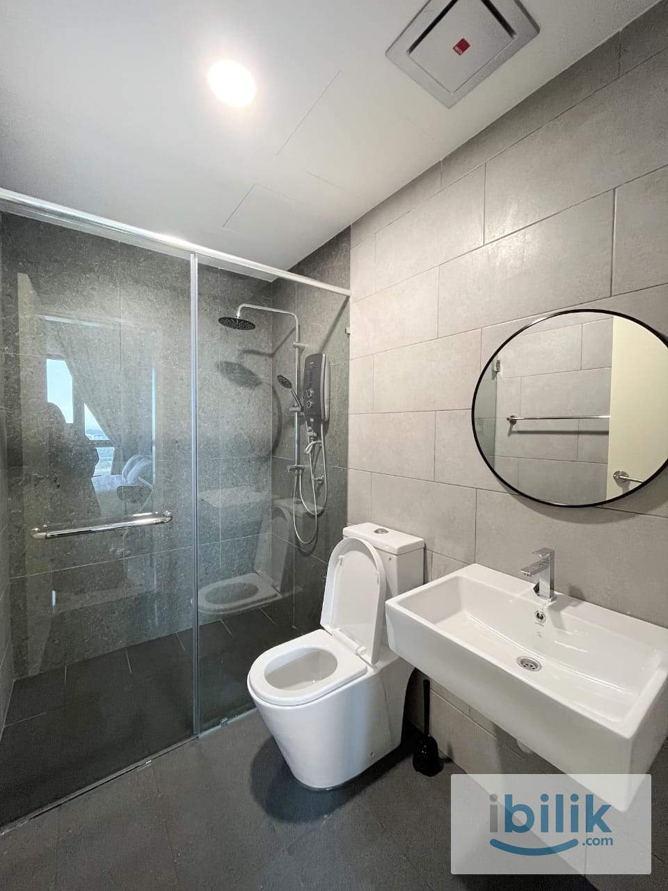 Master Room (Female/B-24-3A)) at Meta Residences Putra Permai, Seri Kembangan - Image 5
