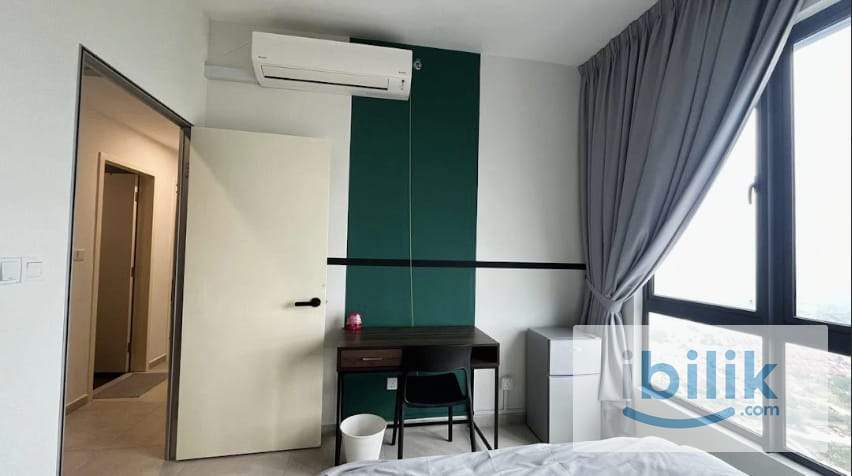 Middle Room | MALE (A-35-07) @ Meta Residences Putra Permai, Seri Kembangan - Image 7