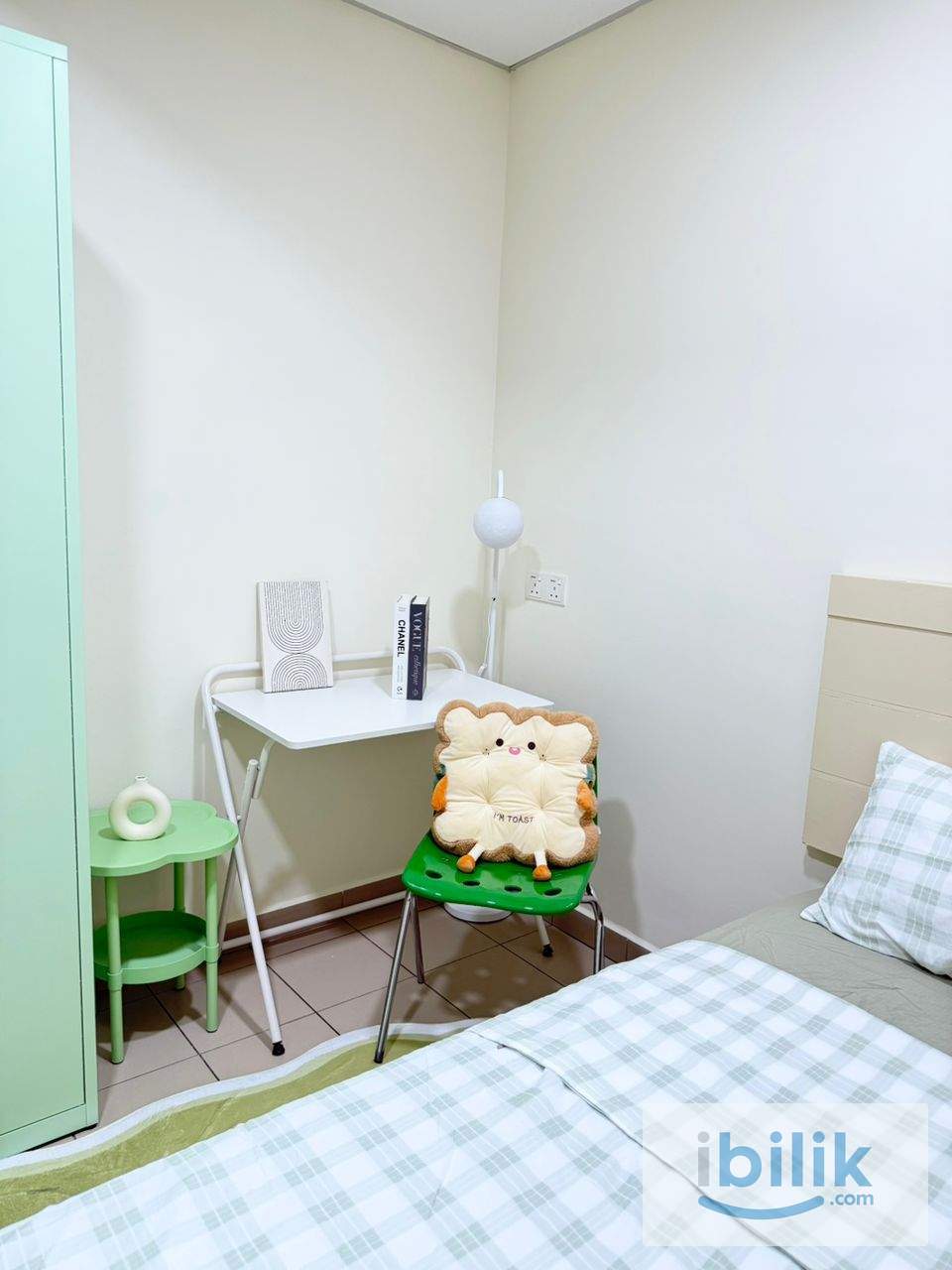 Sunway Middle room with private bathroom Sunway Mentari 5 mins walk to BRT Mentari - Image 3