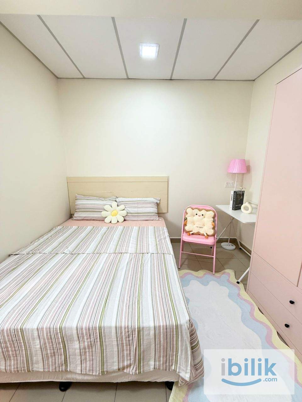 Sunway Middle room with private bathroom Sunway Mentari 5 mins walk to BRT Mentari - Image 4