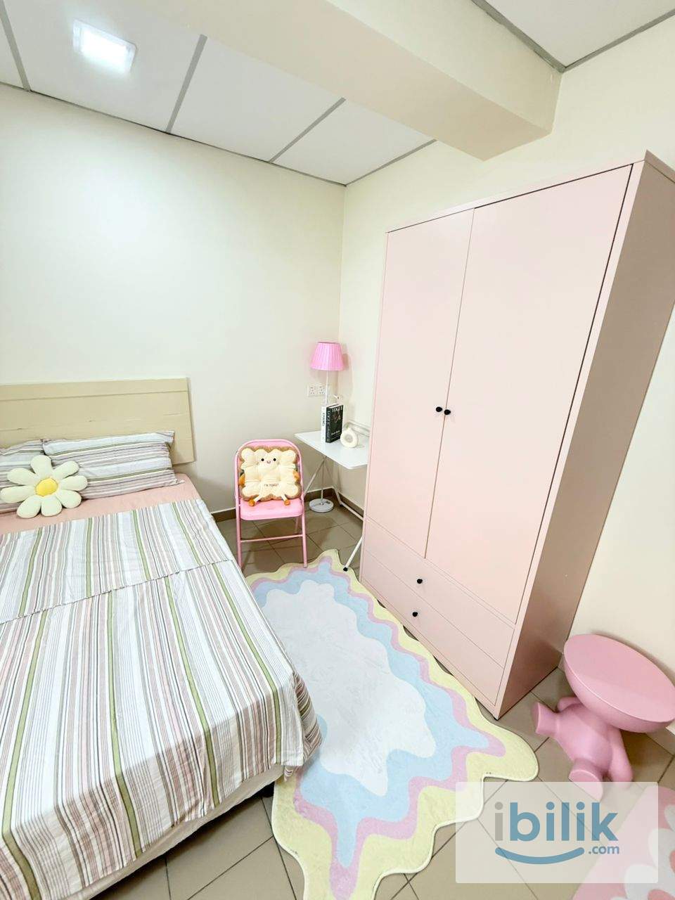 Sunway Middle room with private bathroom Sunway Mentari 5 mins walk to BRT Mentari - Image 3