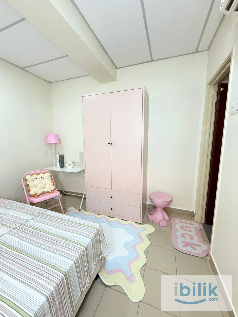 Sunway Middle room with private bathroom Sunway Mentari 5 mins walk to BRT Mentari - Image 5