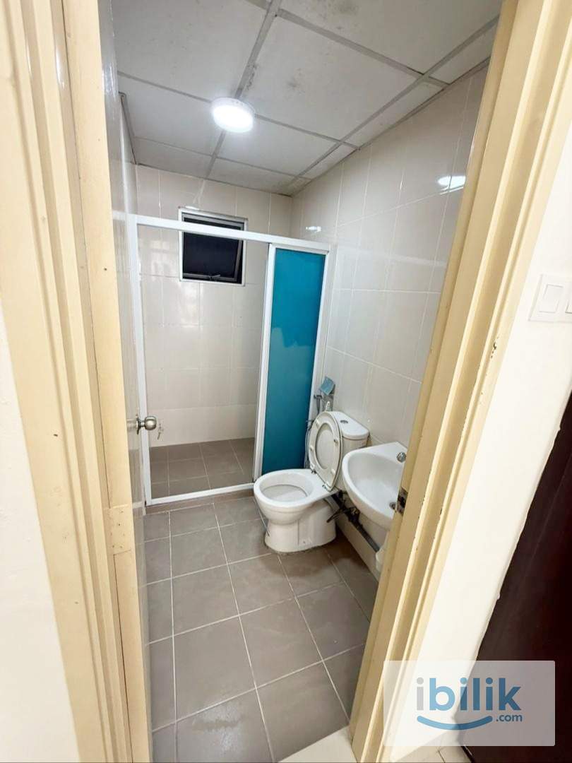 [FEMALE UNIT] MEDIUM Room at OUG PARKLANE - Image 3