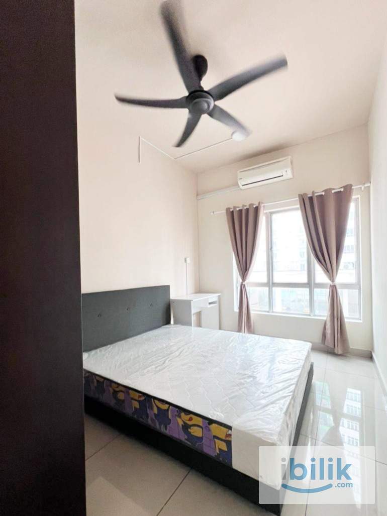 [MALE UNIT] Master Bedroom at OUG PARKLANE - Image 1