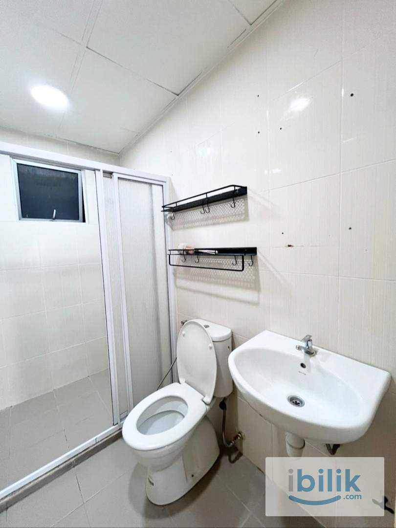 [MALE UNIT] Master Bedroom at OUG PARKLANE - Image 3