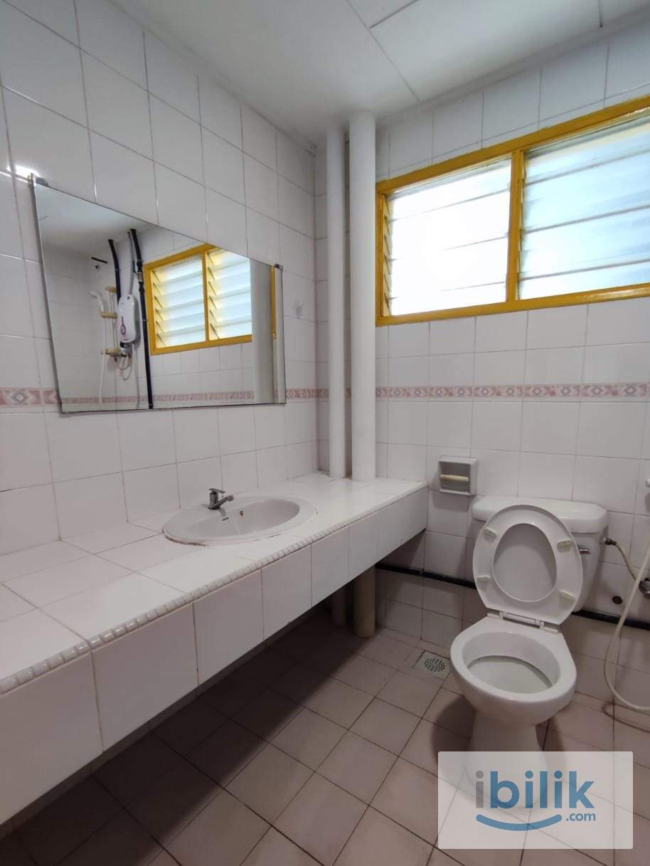 [LRT Bangsar] Master BedRoom for Rent in Menara Pelangi  - Image 2