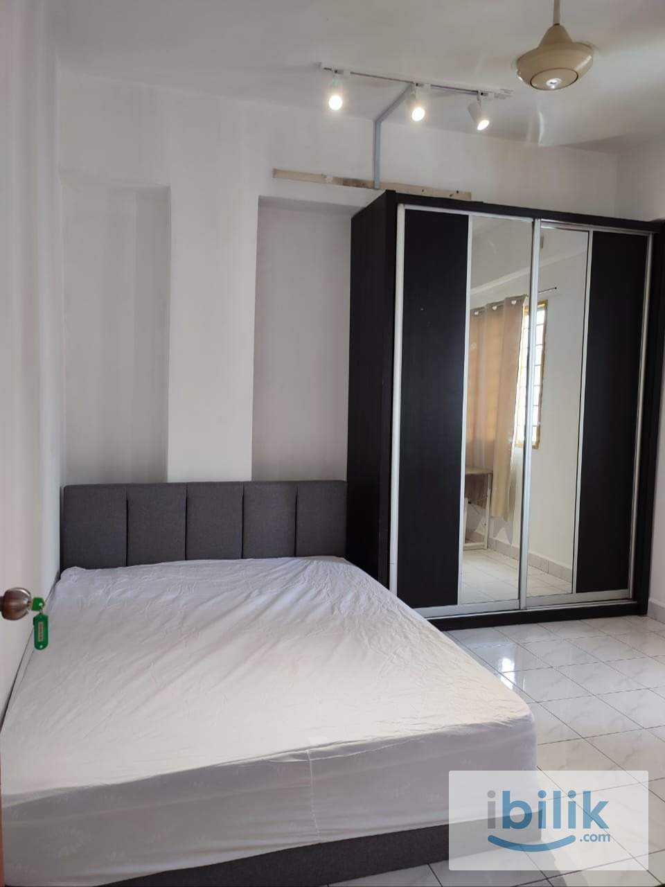 [LRT Bangsar] Master BedRoom for Rent in Menara Pelangi  - Image 4