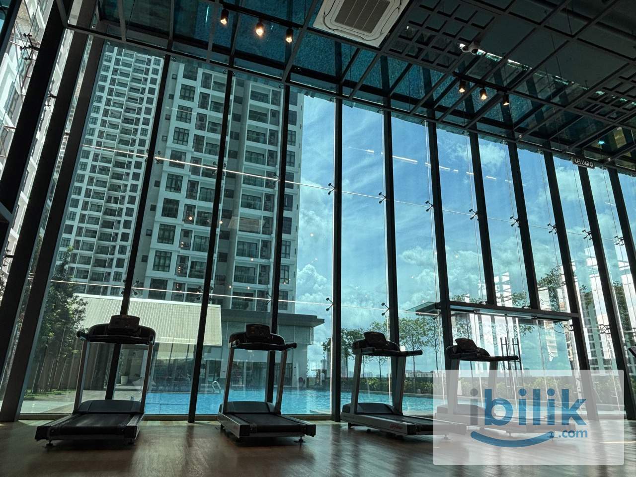 🔥 Verando Residence, Petaling Jaya, NEW CONDO Single Room🔥Fully Furnish NEW 10” Mattress Aircond Wardrobe Table Chair - Image 4