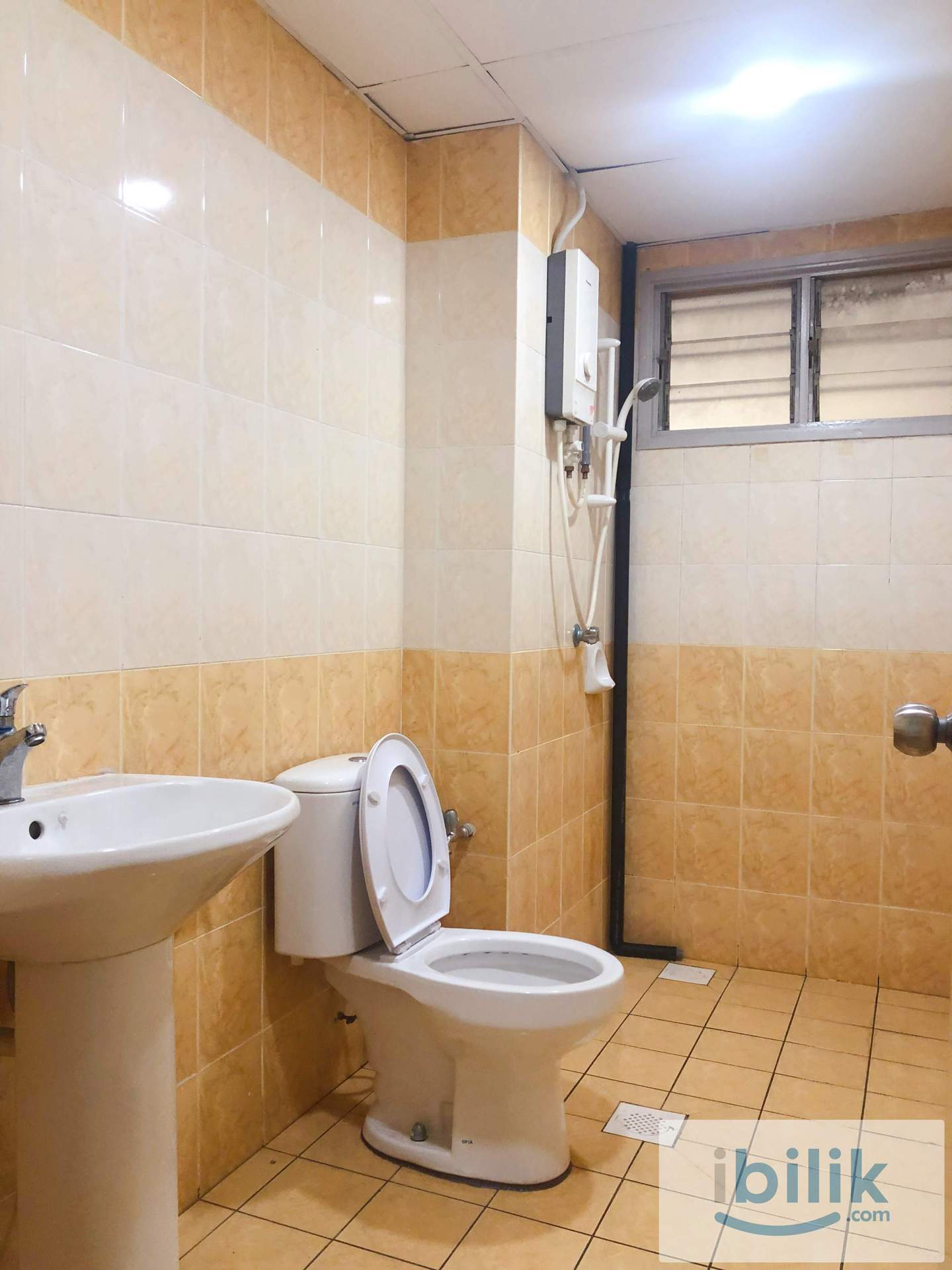✨Affordable Fully Furnished Single Room ✨ @ Sri Jati 2, Special Promotion, New Aircond Wardrobe Table Chair Mattress - Image 3