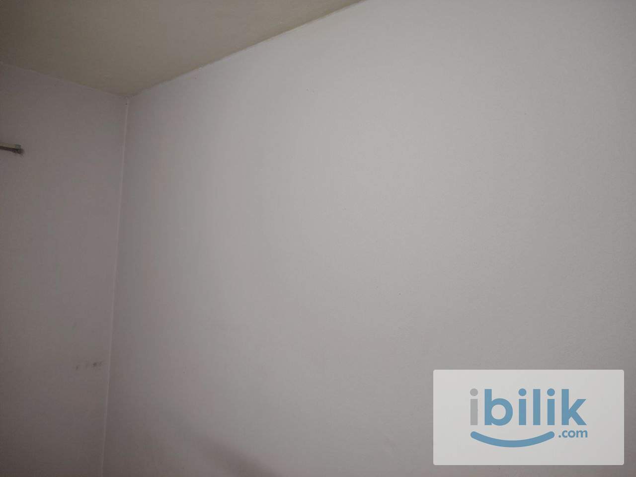 middle room - Image 4