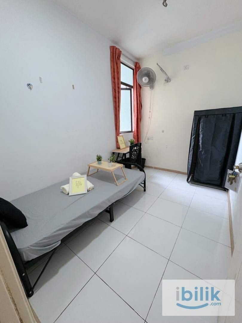 Middle Room, Shared Room - Image 2