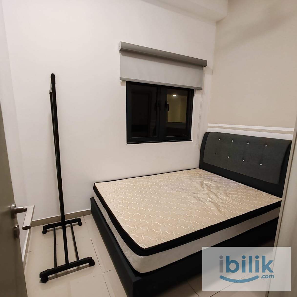 Damansara Perdana D'Vervain Single Room Queen Bed with AC, near to Hextay Mall, Kepong, Damansara  - Image 1