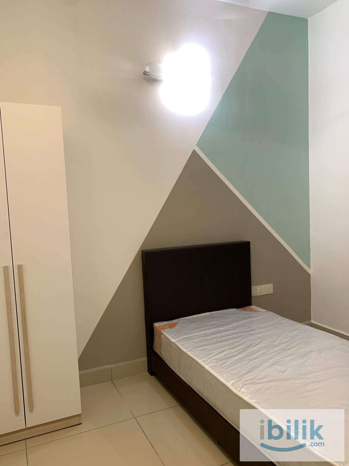 One Damansara Single Room with Fan Only @ Damansara Damai, near to Econsave, MRT, Sri Damansara, Sungai Buloh - Image 1