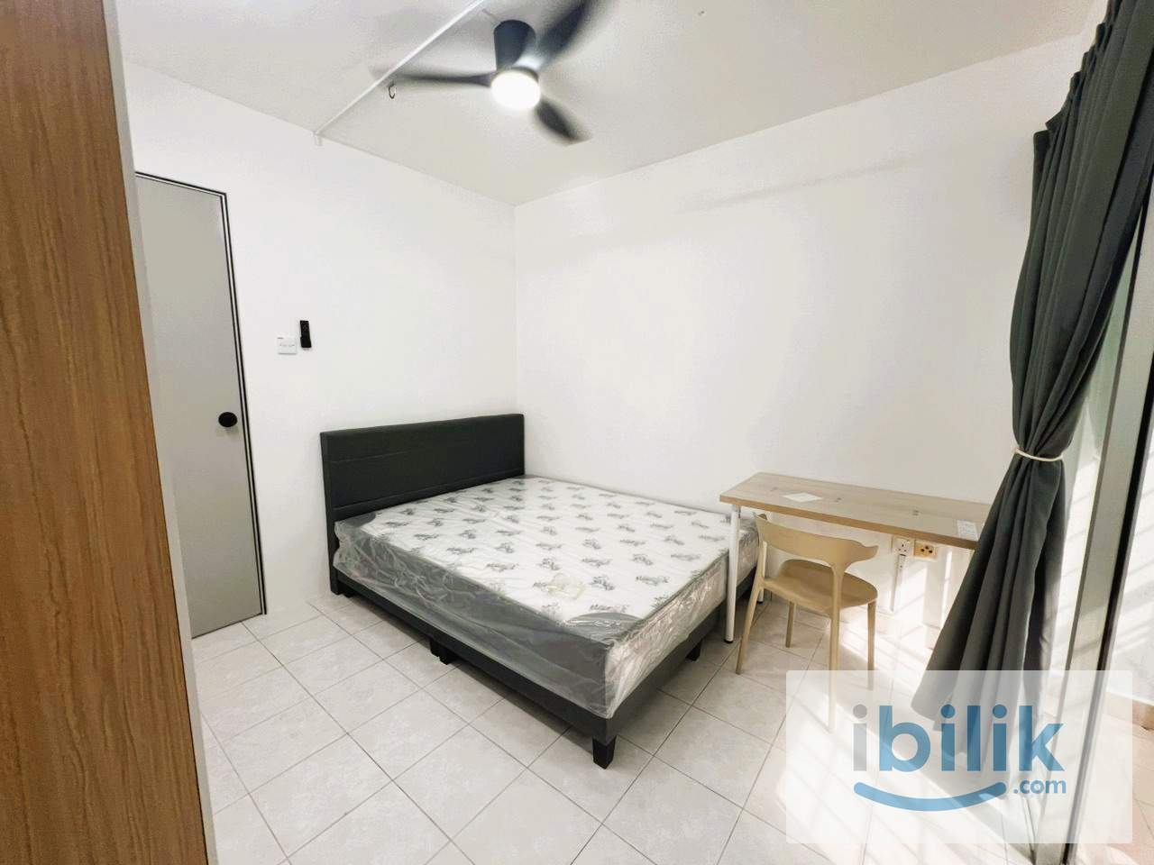 Flora Damansara Male Unit Balcony Room For Rent near The Curve, MRT - Image 1
