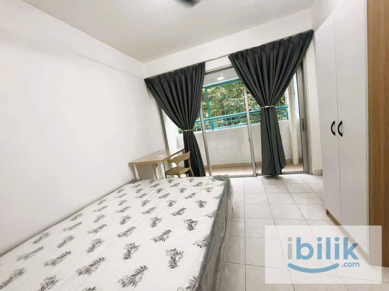 Flora Damansara Male Unit Balcony Room For Rent near The Curve, MRT - Image 2