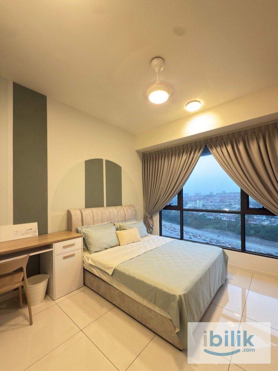 Emerald 9_Small Room R3_Queen Bed_Female - Image 1