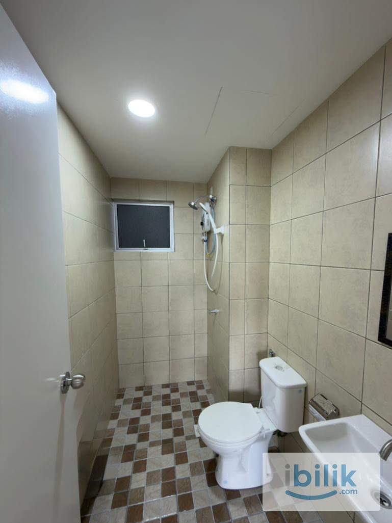 Residensi Amansuri City Sentral_R1 Master Room_Male/Female 1or 2 pax - Image 2
