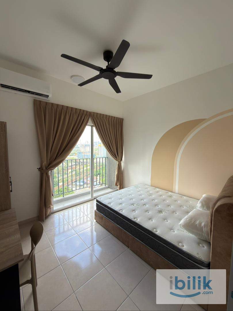 Residensi Amansuri City Sentral_R4 Super Medium Room (Balcony)_Female - Image 1