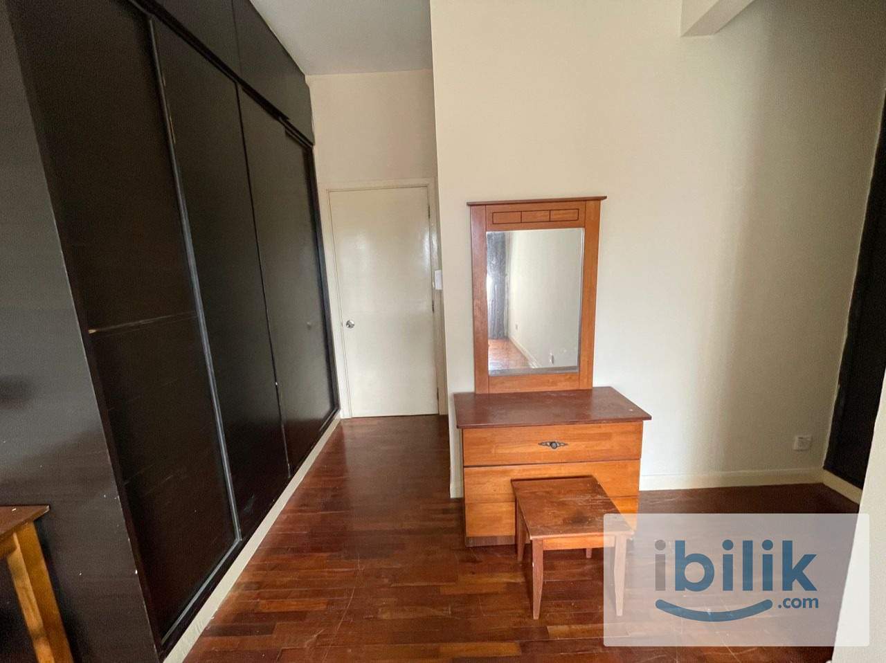 Seri Maya Condominiums_R1 Master Room_Female 1or 2 Pax_Near LRT Setiawangsa - Image 8