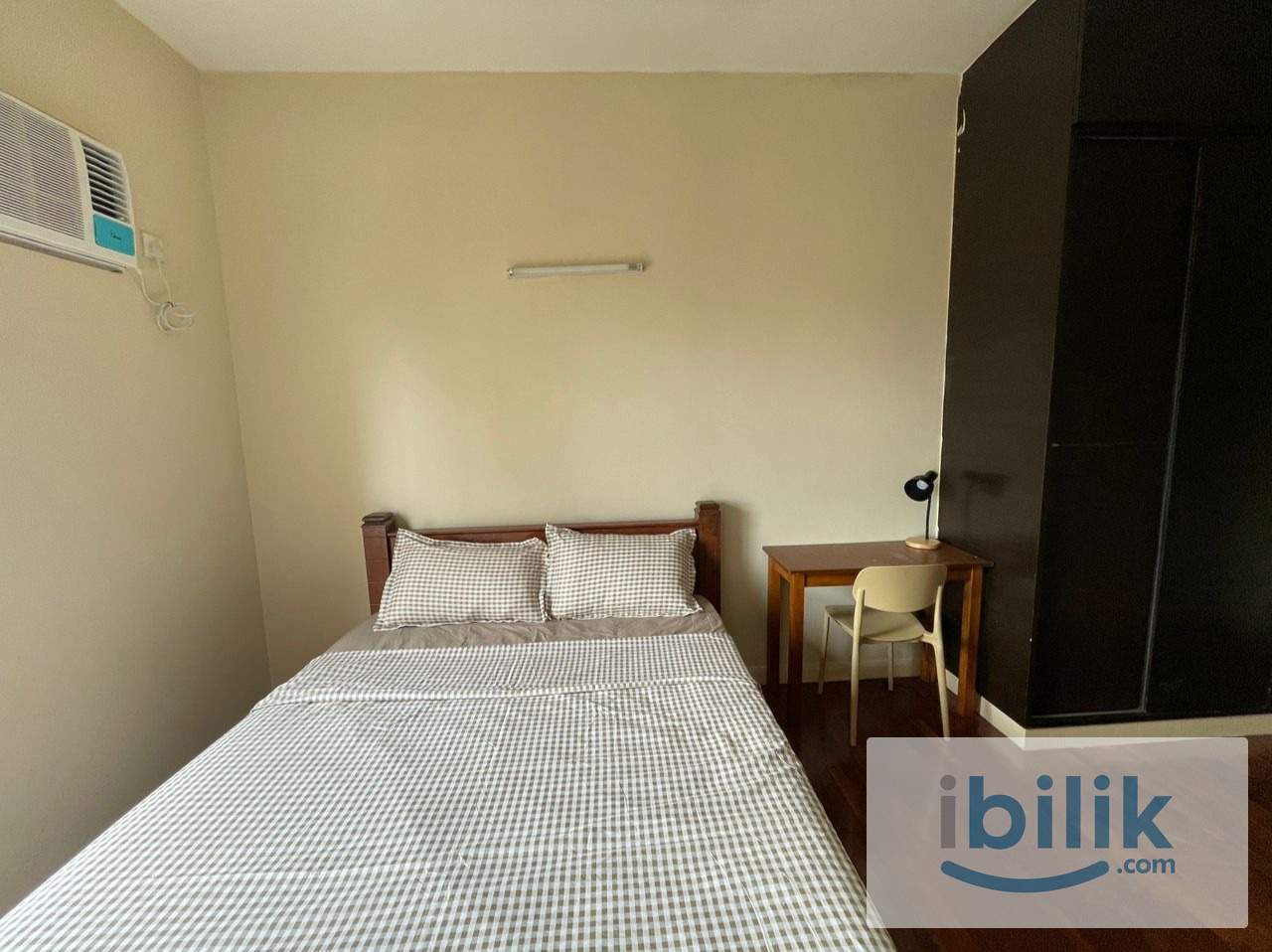 Seri Maya Condominiums_R1 Master Room_Female 1or 2 Pax_Near LRT Setiawangsa - Image 10