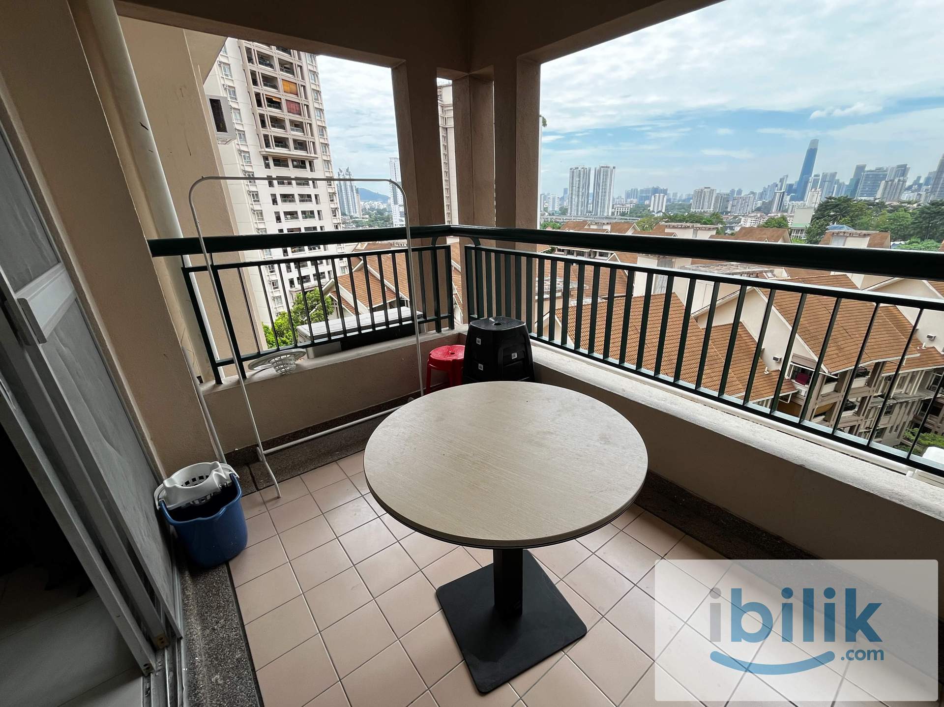 Seri Maya Condominiums_R4 Super Medium Room_Female - Image 4