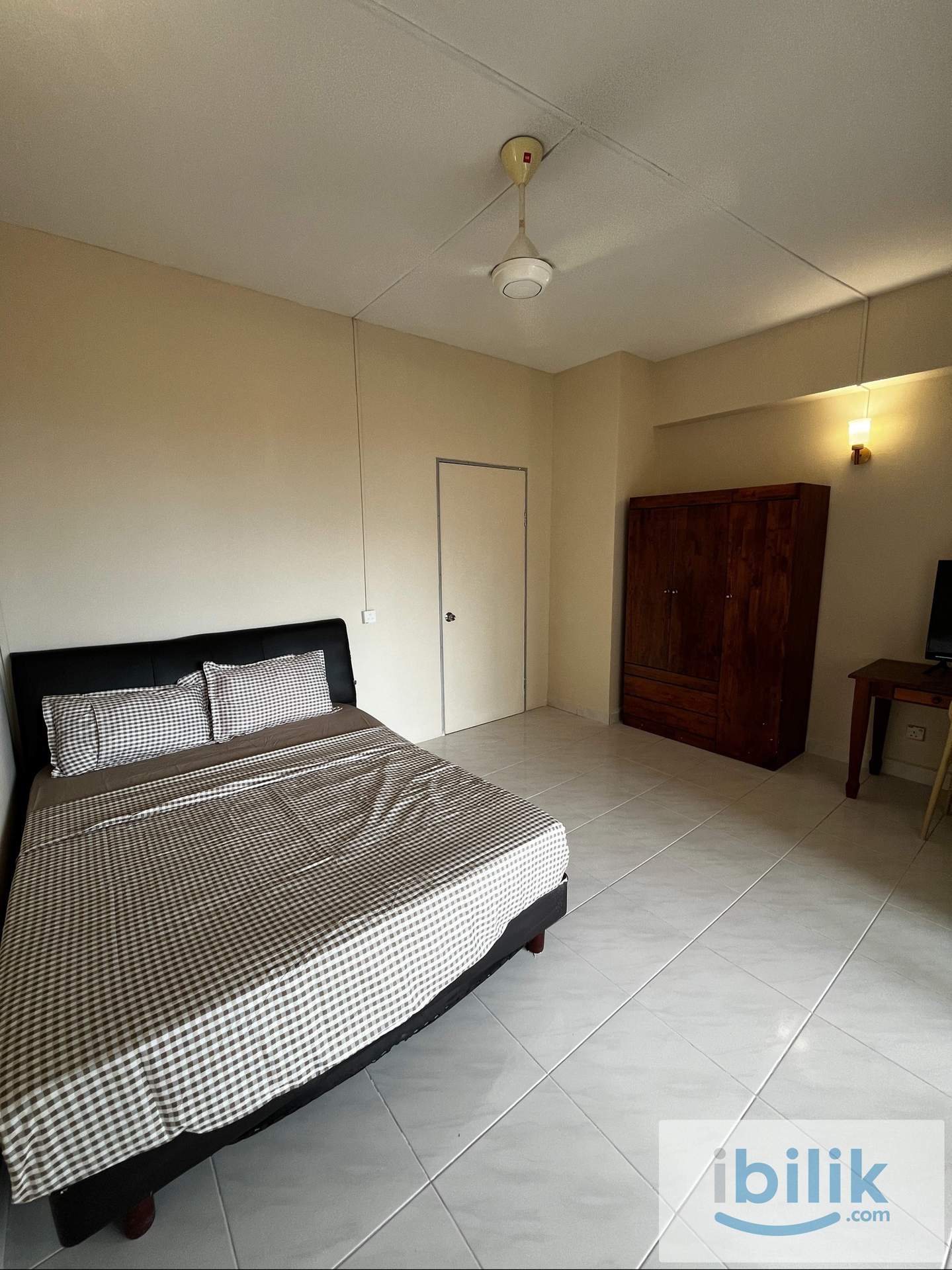 Seri Maya Condominiums_R4 Super Medium Room_Female - Image 6