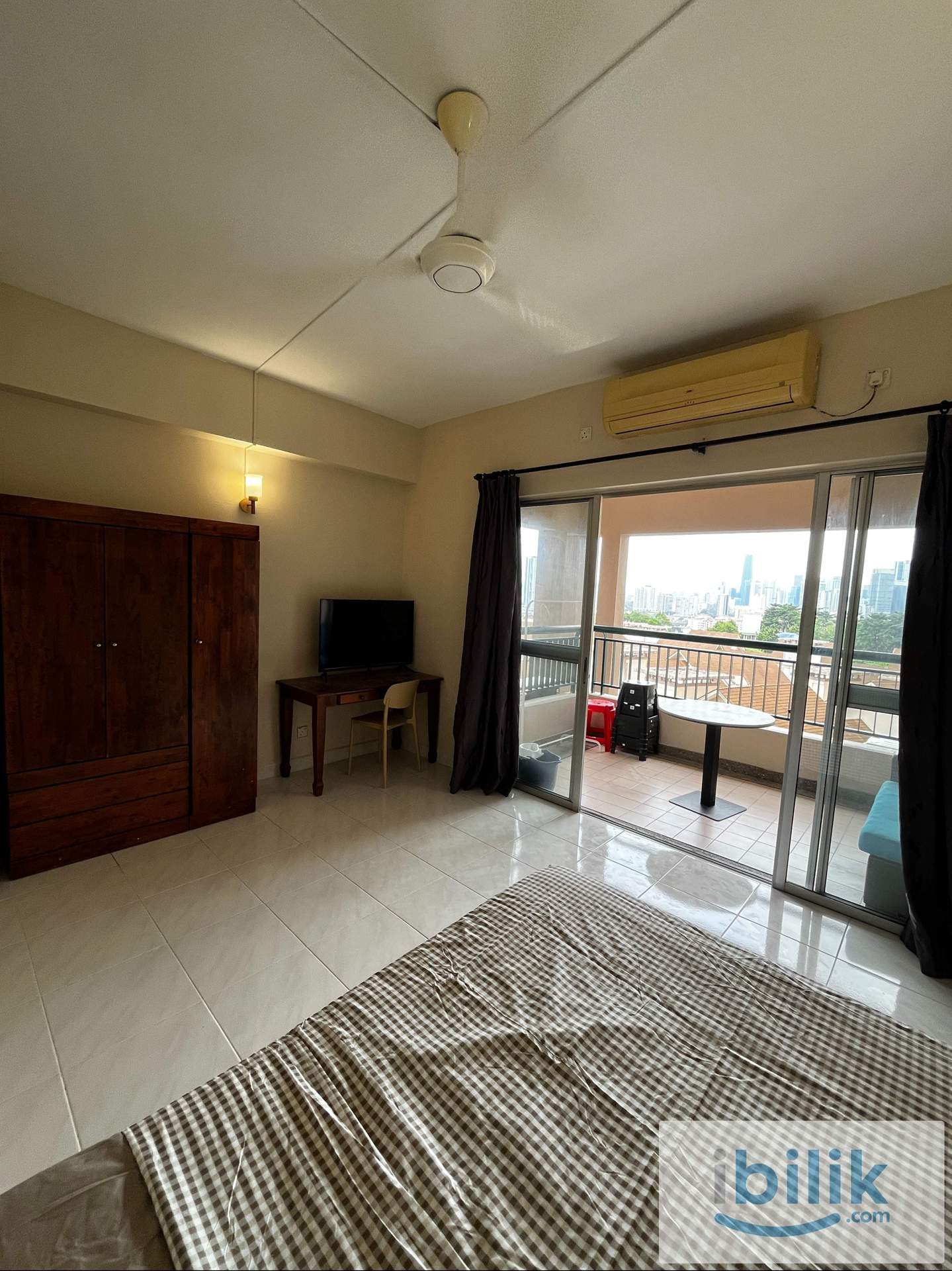 Seri Maya Condominiums_R4 Super Medium Room_Female - Image 9